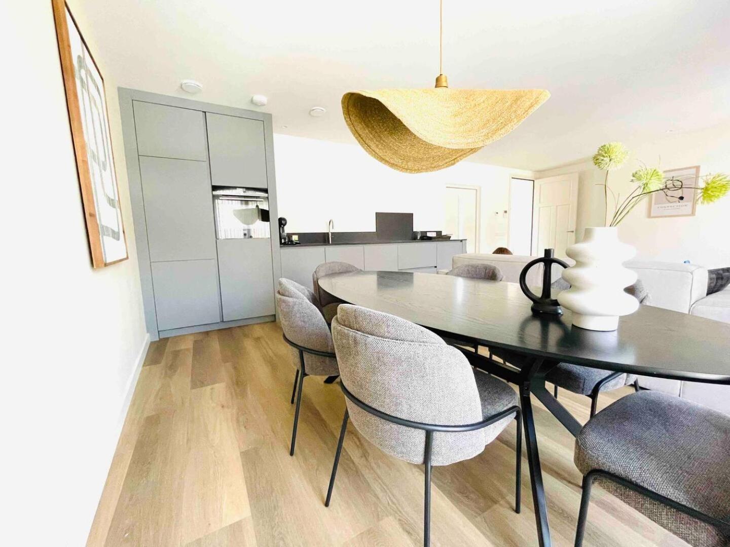 New Apartment In City Centre Large ออร์สชอท ภายนอก รูปภาพ
