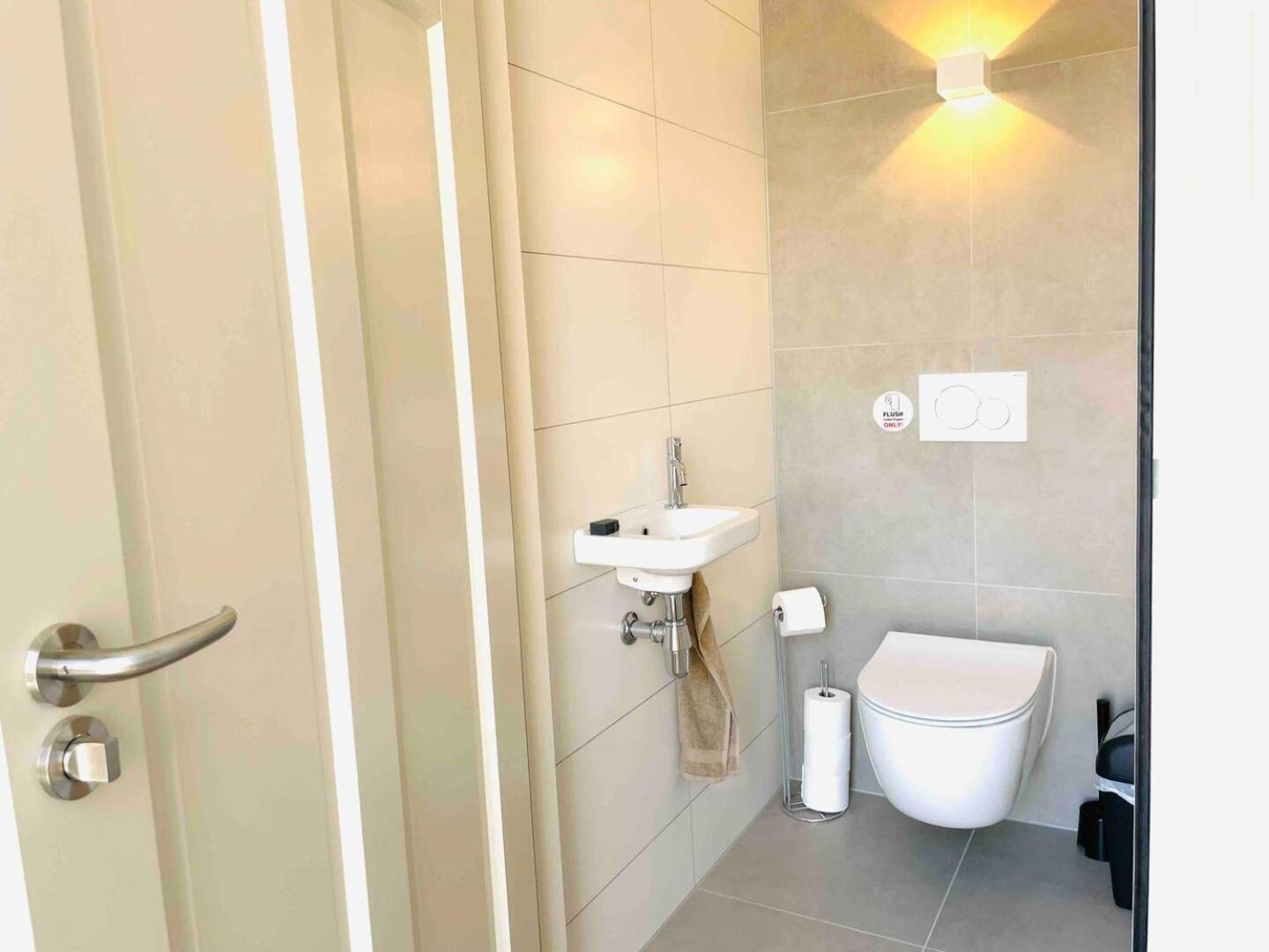 New Apartment In City Centre Large ออร์สชอท ภายนอก รูปภาพ